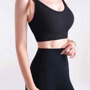 حمالة صدر رياضية طويلة باللون الأبيض