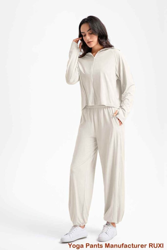 قميص يوغا قصير الأكمام مثالي للتمرين