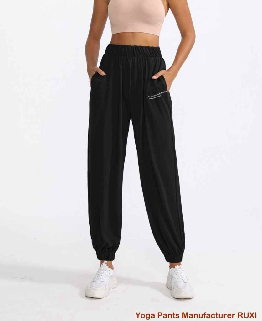 بنطال يوغا بقصّة Boot Cut مريح وأنيق